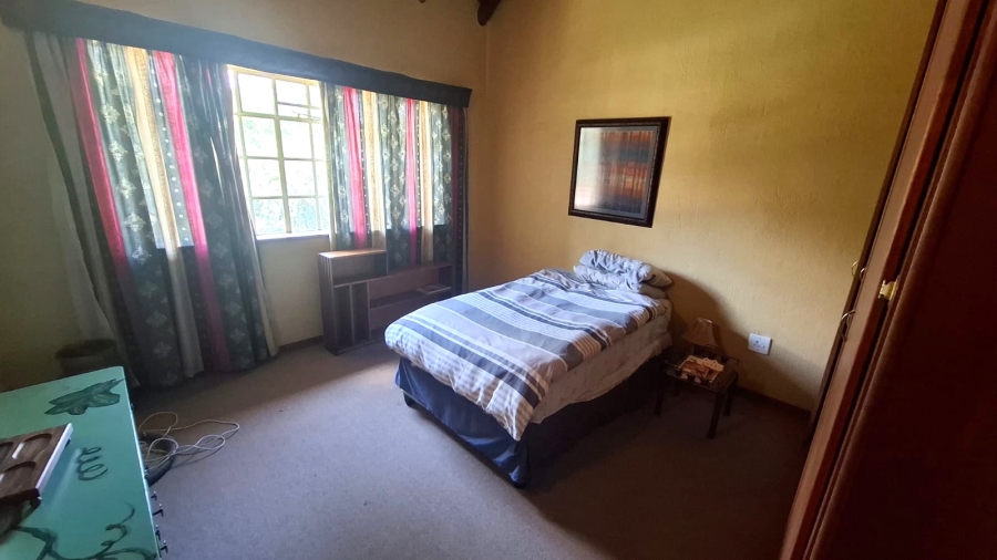 6 Bedroom Property for Sale in Mooivallei Park North West